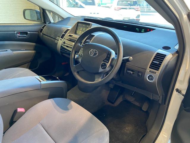 プリウス Ｓ　純正ナビ　バックカメラ（24枚目）