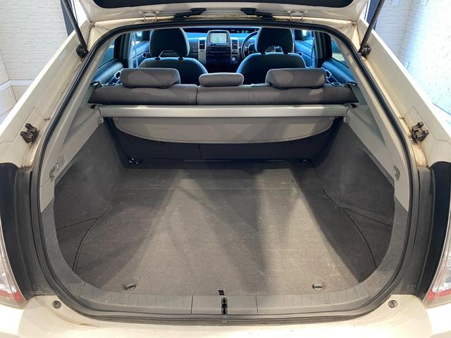 プリウス Ｓ　純正ナビ　バックカメラ（29枚目）