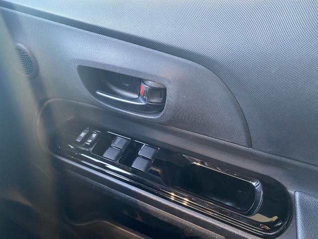 アクア Ｓスタイルブラック　スマートキー　セーフティセンス　純正ナビ　バックカメラ　クリアランスソナー（23枚目）