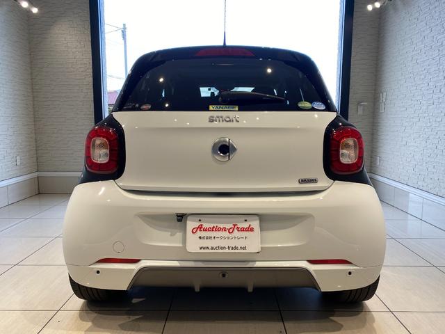 スマートフォーフォー ＢＲＡＢＵＳ　スポーツ　ガラスルーフ　キーレス　社外ナビ・ＴＶ　バックカメラ（9枚目）