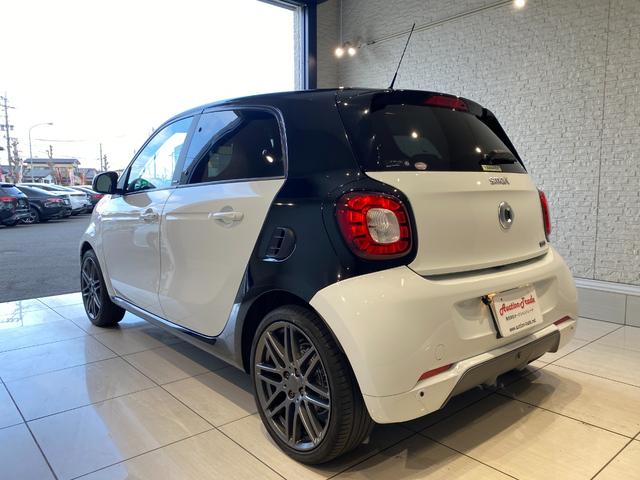 スマートフォーフォー ＢＲＡＢＵＳ　スポーツ　ガラスルーフ　キーレス　社外ナビ・ＴＶ　バックカメラ（10枚目）