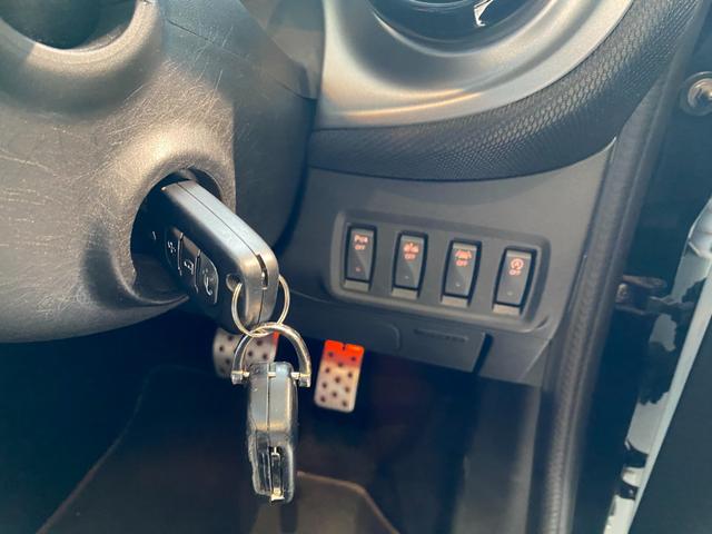 スマートフォーフォー ＢＲＡＢＵＳ　スポーツ　ガラスルーフ　キーレス　社外ナビ・ＴＶ　バックカメラ（23枚目）