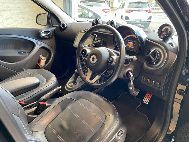 スマートフォーフォー ＢＲＡＢＵＳ　スポーツ　ガラスルーフ　キーレス　社外ナビ・ＴＶ　バックカメラ（26枚目）