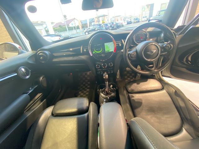 �݌ɑ䐔��ɂP�O�O��ȏ�I�I�I���ɂ��������Ԃ���葵���Ă���܂��B