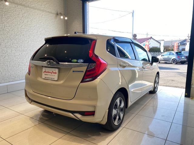 フィットハイブリッド Fコンフォートエディション 純正ナビ・TV スマートキー バックカメラ シートヒーター(8枚目)