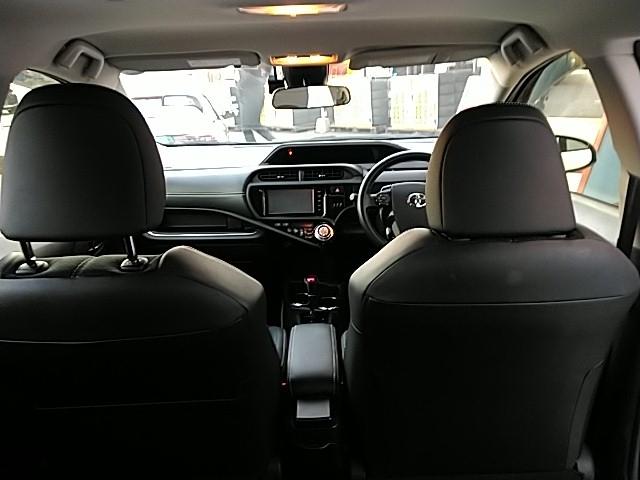 アクア Ｇ　Ｇ’ｓ　キーレス　フルセグ　ナビ＆ＴＶ　１７アルミホイール　エアバッグ　オートマ　フル装備　ＥＴＣ　バックカメラ　スマートキー（8枚目）