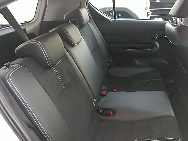 アクア Ｇ　Ｇ’ｓ　キーレス　フルセグ　ナビ＆ＴＶ　１７アルミホイール　エアバッグ　オートマ　フル装備　ＥＴＣ　バックカメラ　スマートキー（11枚目）