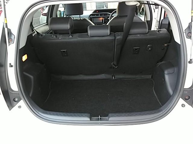 アクア Ｇ　Ｇ’ｓ　キーレス　フルセグ　ナビ＆ＴＶ　１７アルミホイール　エアバッグ　オートマ　フル装備　ＥＴＣ　バックカメラ　スマートキー（13枚目）