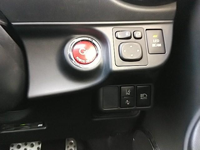 アクア Ｇ　Ｇ’ｓ　キーレス　フルセグ　ナビ＆ＴＶ　１７アルミホイール　エアバッグ　オートマ　フル装備　ＥＴＣ　バックカメラ　スマートキー（17枚目）