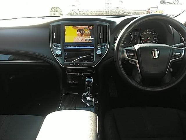 クラウンアスリート アスリートS サンルーフ キーレス フルセグ ナビ&TV 18アルミホイール エアバッグ 電動シート オートマ フル装備 安全装備 助手席エアバッグ サイドエアバッグ ETC バックカメラ スマートキー(9枚目)