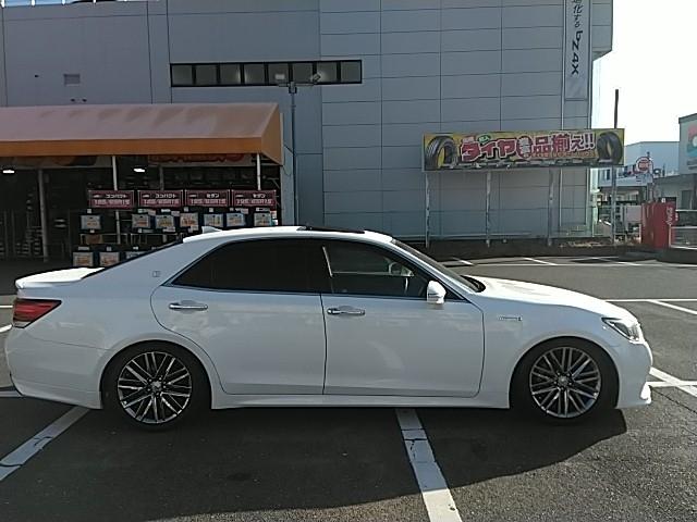 クラウンアスリート アスリートS サンルーフ キーレス フルセグ ナビ&TV 18アルミホイール エアバッグ 電動シート オートマ フル装備 安全装備 助手席エアバッグ サイドエアバッグ ETC バックカメラ スマートキー(15枚目)