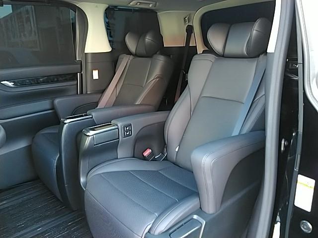 アルファード 2.5S Cパッケージ ワンオーナー サンルーフ 革シート 両側電動スライド キーレス フルセグ ナビ&TV 18アルミホイール 乗車定員7人 エアバッグ 電動シート オートマ ディーラー車 フル装備 助手席エアバッグ(13枚目)