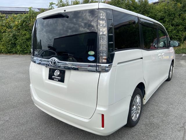 ヴォクシー V キーレス フルセグ ナビ&TV 15アルミホイール 乗車定員8人 エアバッグ オートマ フル装備 ETC バックカメラ スマートキー(5枚目)