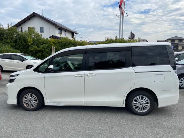 ヴォクシー V キーレス フルセグ ナビ&TV 15アルミホイール 乗車定員8人 エアバッグ オートマ フル装備 ETC バックカメラ スマートキー(8枚目)