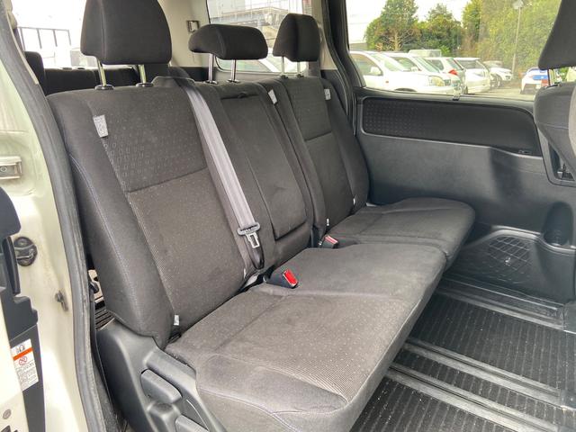 ヴォクシー V キーレス フルセグ ナビ&TV 15アルミホイール 乗車定員8人 エアバッグ オートマ フル装備 ETC バックカメラ スマートキー(10枚目)