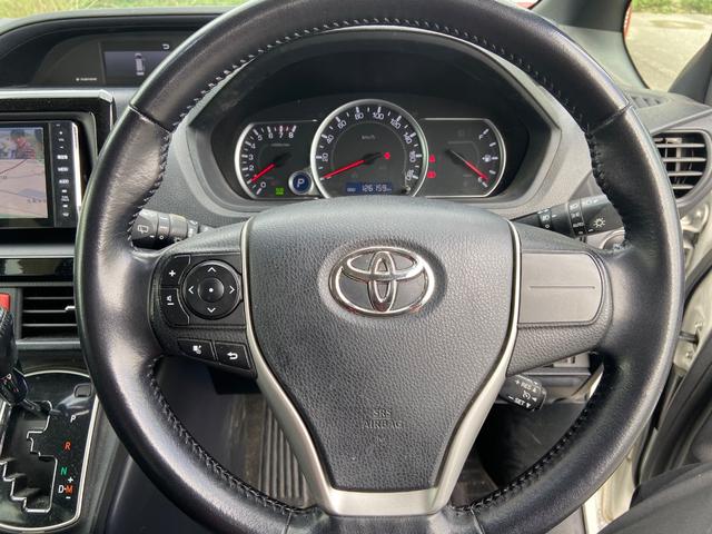 ヴォクシー V キーレス フルセグ ナビ&TV 15アルミホイール 乗車定員8人 エアバッグ オートマ フル装備 ETC バックカメラ スマートキー(11枚目)