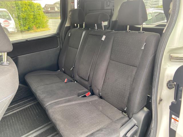 ヴォクシー V キーレス フルセグ ナビ&TV 15アルミホイール 乗車定員8人 エアバッグ オートマ フル装備 ETC バックカメラ スマートキー(17枚目)