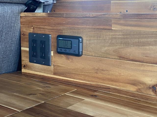 ハイエースバン GMLVAN V-01 ワンオーナー キーレス フルセグ ナビ&TV 15アルミホイール エアバッグ オートマ ディーラー車 フル装備 助手席エアバッグ ETC バックカメラ(14枚目)