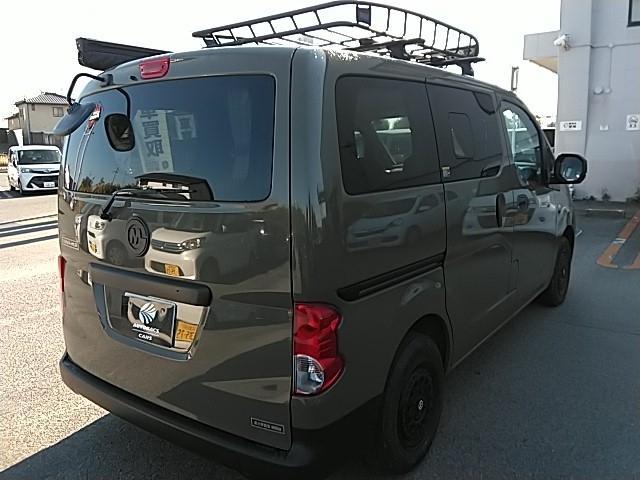 ＮＶ２００バネットバン １６００　５ドア　ＤＣＶＴ　２ＷＤ　２／５人　ワンオーナー　キーレス　エアバッグ　オートマ　フル装備　ＥＴＣ　バックカメラ　スマートキー（4枚目）