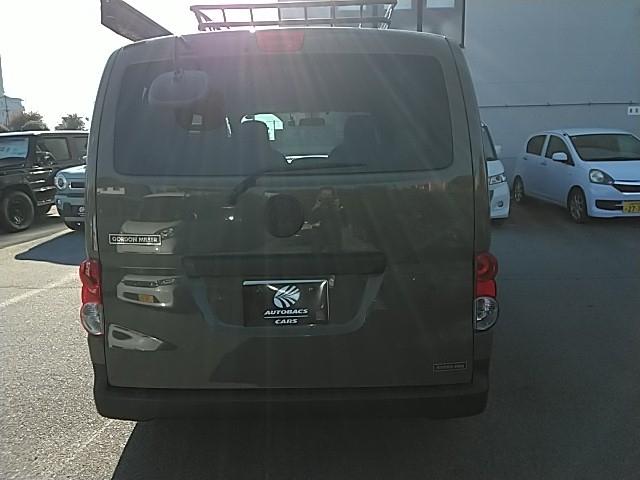 ＮＶ２００バネットバン １６００　５ドア　ＤＣＶＴ　２ＷＤ　２／５人　ワンオーナー　キーレス　エアバッグ　オートマ　フル装備　ＥＴＣ　バックカメラ　スマートキー（5枚目）