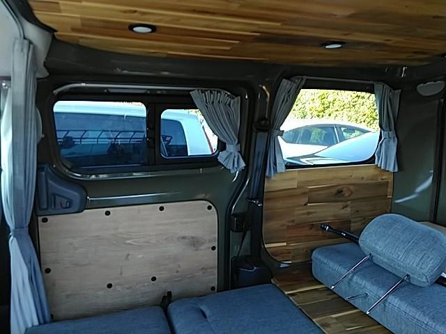ＮＶ２００バネットバン １６００　５ドア　ＤＣＶＴ　２ＷＤ　２／５人　ワンオーナー　キーレス　エアバッグ　オートマ　フル装備　ＥＴＣ　バックカメラ　スマートキー（6枚目）