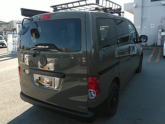 ＮＶ２００バネットバン １６００　５ドア　ＤＣＶＴ　２ＷＤ　２／５人　ワンオーナー　キーレス　エアバッグ　オートマ　フル装備　ＥＴＣ　バックカメラ　スマートキー（9枚目）