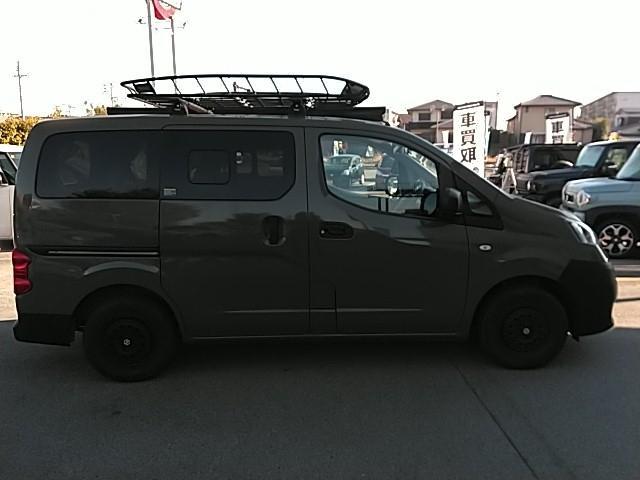 ＮＶ２００バネットバン １６００　５ドア　ＤＣＶＴ　２ＷＤ　２／５人　ワンオーナー　キーレス　エアバッグ　オートマ　フル装備　ＥＴＣ　バックカメラ　スマートキー（10枚目）