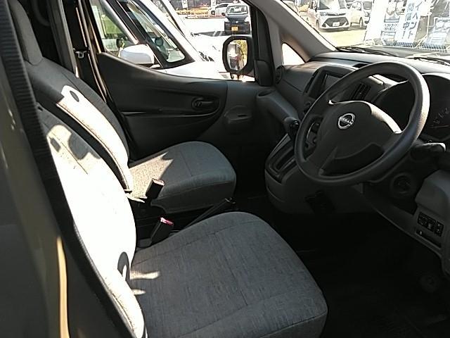 ＮＶ２００バネットバン １６００　５ドア　ＤＣＶＴ　２ＷＤ　２／５人　ワンオーナー　キーレス　エアバッグ　オートマ　フル装備　ＥＴＣ　バックカメラ　スマートキー（16枚目）