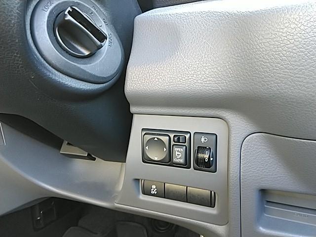 ＮＶ２００バネットバン １６００　５ドア　ＤＣＶＴ　２ＷＤ　２／５人　ワンオーナー　キーレス　エアバッグ　オートマ　フル装備　ＥＴＣ　バックカメラ　スマートキー（18枚目）