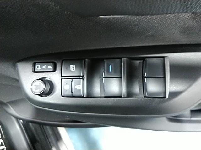 ヤリスクロス Ｇ　ワンオーナー　キーレス　ナビ　アイドリングストップ　エアバッグ　オートマ　フル装備　助手席エアバッグ　サイドエアバッグ　ＥＴＣ　バックカメラ　スマートキー　オートクルーズコントロール　シートヒーター（26枚目）