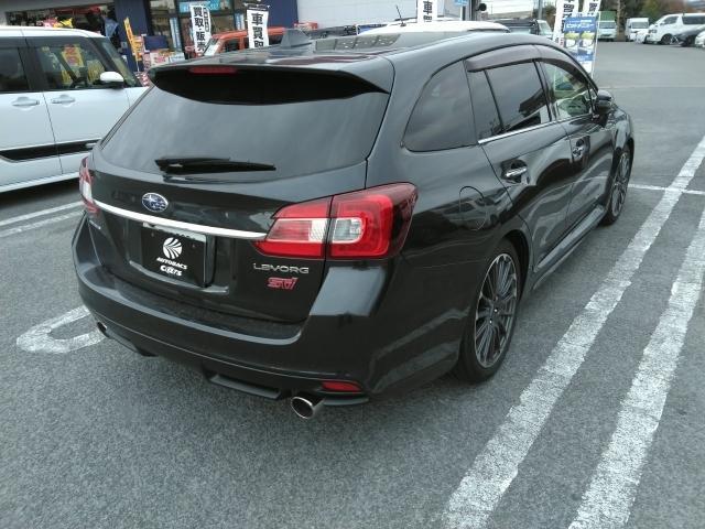 レヴォーグ １．６ＳＴＩスポーツアイサイト　ワンオーナー　革シート　キーレス　フルセグ　ナビ＆ＴＶ　１８アルミホイール　エアバッグ　オートマ　フル装備　ＥＴＣ　バックカメラ　スマートキー（4枚目）