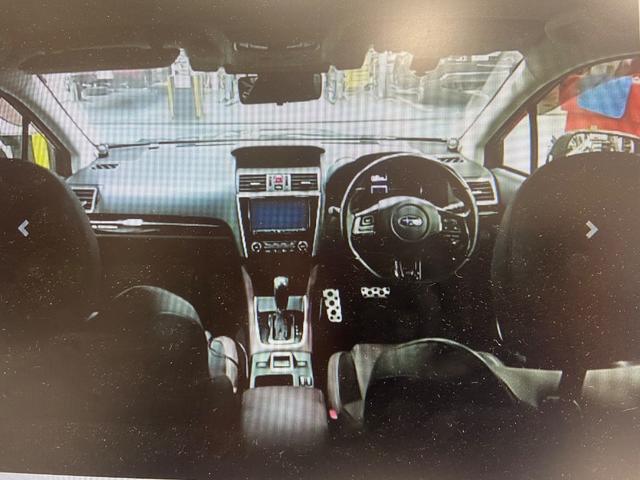 レヴォーグ １．６ＳＴＩスポーツアイサイト　ワンオーナー　革シート　キーレス　フルセグ　ナビ＆ＴＶ　１８アルミホイール　エアバッグ　オートマ　フル装備　ＥＴＣ　バックカメラ　スマートキー（6枚目）