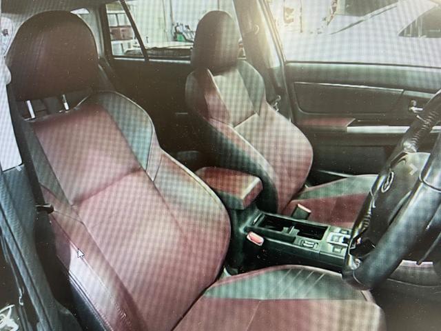 レヴォーグ １．６ＳＴＩスポーツアイサイト　ワンオーナー　革シート　キーレス　フルセグ　ナビ＆ＴＶ　１８アルミホイール　エアバッグ　オートマ　フル装備　ＥＴＣ　バックカメラ　スマートキー（8枚目）