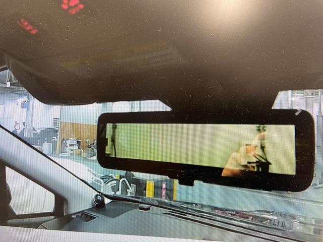 レヴォーグ １．６ＳＴＩスポーツアイサイト　ワンオーナー　革シート　キーレス　フルセグ　ナビ＆ＴＶ　１８アルミホイール　エアバッグ　オートマ　フル装備　ＥＴＣ　バックカメラ　スマートキー（13枚目）