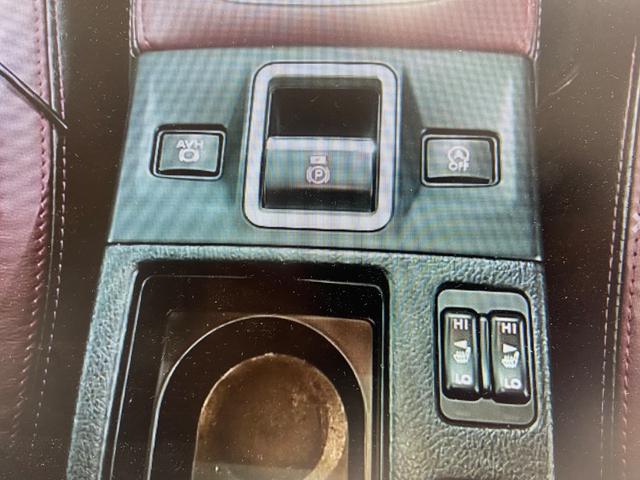 レヴォーグ １．６ＳＴＩスポーツアイサイト　ワンオーナー　革シート　キーレス　フルセグ　ナビ＆ＴＶ　１８アルミホイール　エアバッグ　オートマ　フル装備　ＥＴＣ　バックカメラ　スマートキー（15枚目）