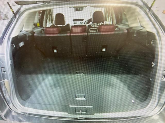 レヴォーグ １．６ＳＴＩスポーツアイサイト　ワンオーナー　革シート　キーレス　フルセグ　ナビ＆ＴＶ　１８アルミホイール　エアバッグ　オートマ　フル装備　ＥＴＣ　バックカメラ　スマートキー（17枚目）