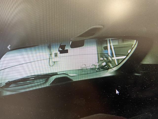 レヴォーグ １．６ＳＴＩスポーツアイサイト　ワンオーナー　革シート　キーレス　フルセグ　ナビ＆ＴＶ　１８アルミホイール　エアバッグ　オートマ　フル装備　ＥＴＣ　バックカメラ　スマートキー（20枚目）