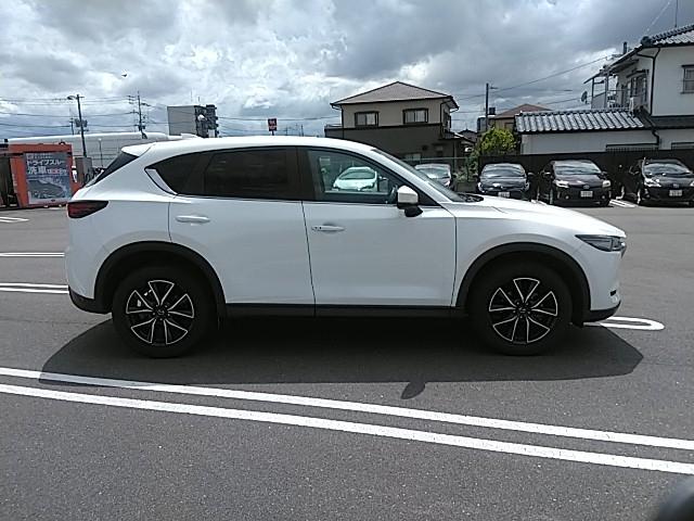ＣＸ－５ ２０Ｓ　シルクベージュセレクション　ワンオーナー　キーレス　フルセグ　ナビ＆ＴＶ　１９アルミホイール　アイドリングストップ　エアバッグ　電動シート　オートマ　フル装備　助手席エアバッグ　衝突被害軽減システム　ＥＴＣ　バックカメラ（17枚目）