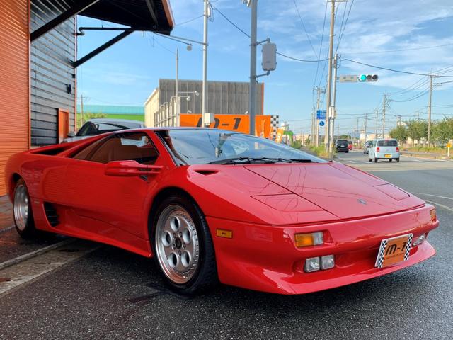 ディアブロ ランボルギーニ ９１ｙファーストモデル フルオリジナル 整備記録簿有 純正５速 黒本革シート 純正ｏｚホイル ５ ７ｌ ｖ１２エンジン バックモニター付 福岡県 ９１ｙファーストモデル フルオリジナル 整備記録簿有 純正５速 黒本革シート