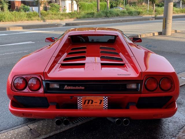 ディアブロ ランボルギーニ ９１ｙファーストモデル フルオリジナル 整備記録簿有 純正５速 黒本革シート 純正ｏｚホイル ５ ７ｌ ｖ１２エンジン バックモニター付 福岡県 ９１ｙファーストモデル フルオリジナル 整備記録簿有 純正５速 黒本革シート