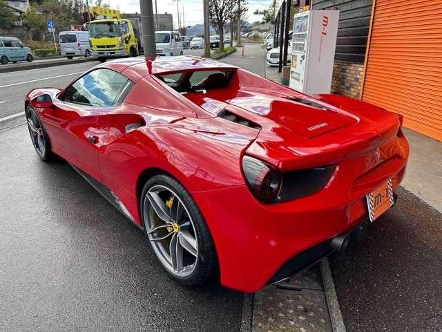 ４８８スパイダー ベースグレード　Ｆ１　ＤＣＴ　左Ｈ　正規Ｄ車・ＯＰカーボンレーシングシート・カーボンＤ－ＺＯＮＥ＋ＬＥＤステアリング・ＯＰカーボンエクステリアパーツ・カーボンＥｇカバー・ＯＰ鍛造２０インチホイル・ＯＰフロントリフター（11枚目）