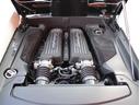 5・2LのV型10気筒エンジンは出力は405kW(550PS)/8000rpm、トルクは540Nm/6500rpm、0〜100km/hの加速は3.9秒、速度は320km/hを実現しました(カタログ値)