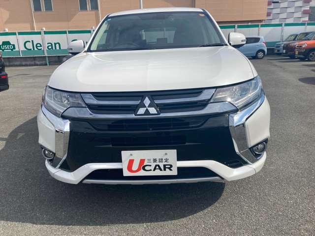 アウトランダーPHEV Gプレミアムパッケージ ナビ ドラレコ ETC 認定保証 電動シート バックモニター ワンオーナー 4WD ETC DVD再生 記録簿 メモリナビ ナビ クルーズコントロール サイドカメラ 寒冷地仕様 エアバッグ エコモード(5枚目)