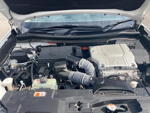 アウトランダーPHEV Gプレミアムパッケージ ナビ ドラレコ ETC 認定保証 電動シート バックモニター ワンオーナー 4WD ETC DVD再生 記録簿 メモリナビ ナビ クルーズコントロール サイドカメラ 寒冷地仕様 エアバッグ エコモード(29枚目)