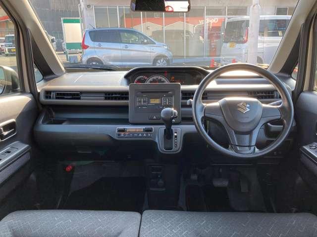 【内装】視界も良く、操作性に優れたインパネ周りです!