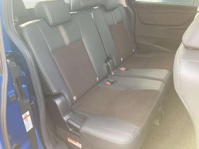 シエンタ Ｇ　クエロ　メモリーナビ　Ｒカメラ　ＥＴＣ　認定保証　軽減ブレーキ　両側自動ドア　Ｉストップ　後カメラ　ワンオーナー車　デュアルエアバック　パワーウィンドウ　フルオートエアコン　ナビ＆ＴＶ　スマキー　ＶＳＣ　３列（8枚目）