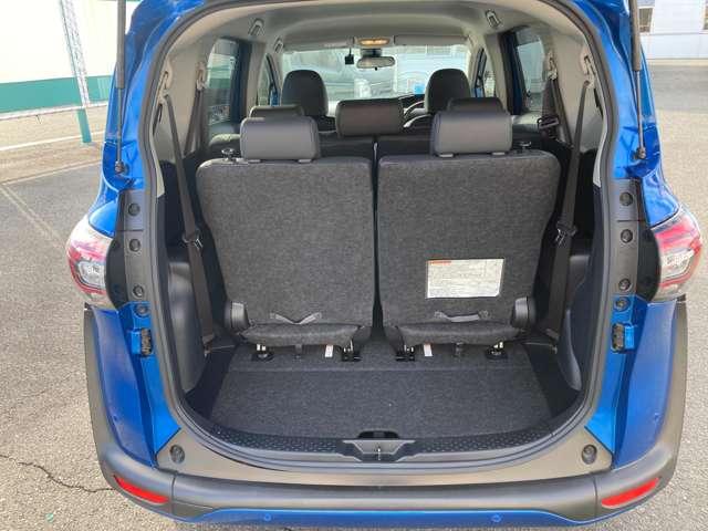 シエンタ Ｇ　クエロ　メモリーナビ　Ｒカメラ　ＥＴＣ　認定保証　軽減ブレーキ　両側自動ドア　Ｉストップ　後カメラ　ワンオーナー車　デュアルエアバック　パワーウィンドウ　フルオートエアコン　ナビ＆ＴＶ　スマキー　ＶＳＣ　３列（10枚目）