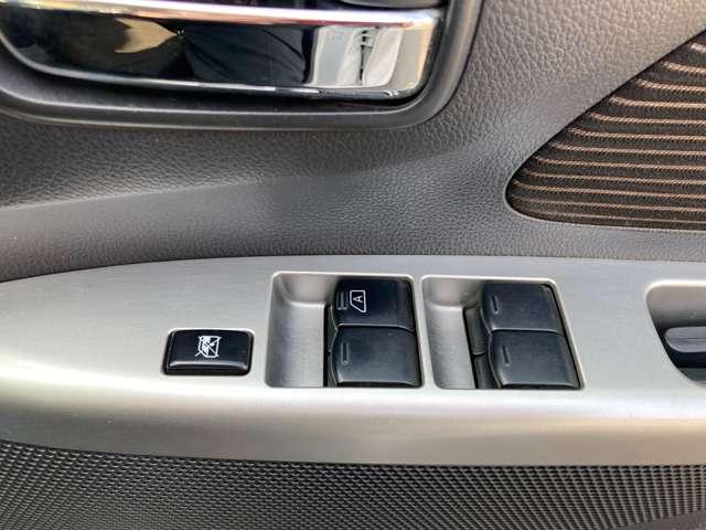 �y�p���[�E�B���h�E�X�C�b�`�z�^�]�Ȃ����ȑ����ȒP�ɑ���\�ł������q�l�̌����������h�~���ł��܂��恙