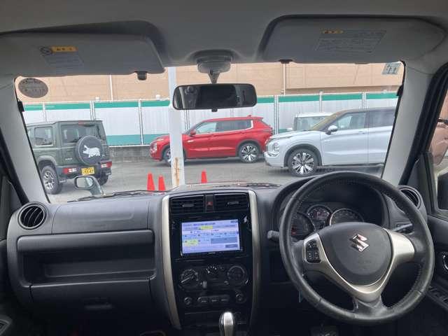 ジムニー ランドベンチャー　メモリーナビ　認定保証　Ｓヒーター　１オーナー　ＡＴエアコン　フルセグ地デジ　メンテナンスノート　ナビＴＶ　アルミ　パワーウィンドー　切り替え４ＷＤ　運転席エアバッグ　ターボー　メモリーナビ　パワステ（13枚目）