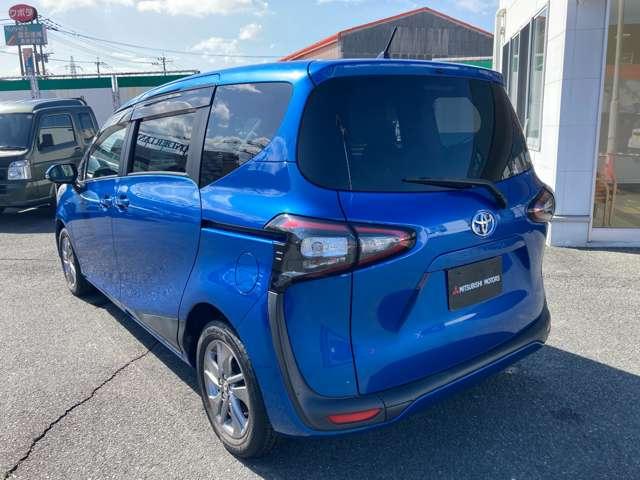 シエンタ Ｇ　メモリーナビ　Ｒカメラ　認定保証　バックカメラ付き　アイスト　スマートＫ　Ｗエアバッグ　点検記録簿　横滑防止装置　フルオートエアコン　エアバック　ナビＴＶ　フルセグＴＶ　ＥＴＣ　ＡＢＳ　パワステ（10枚目）